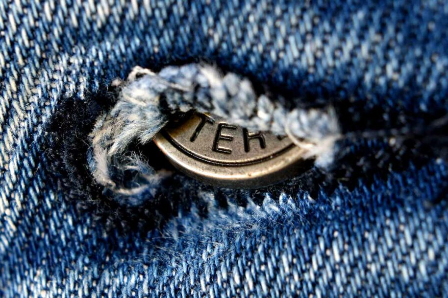 Blau auf Erfolgskurs: Das sind die neuesten Denim Trends!