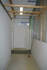 einzug-in-unsere-neuen-online-shop-raume-abstellkammer