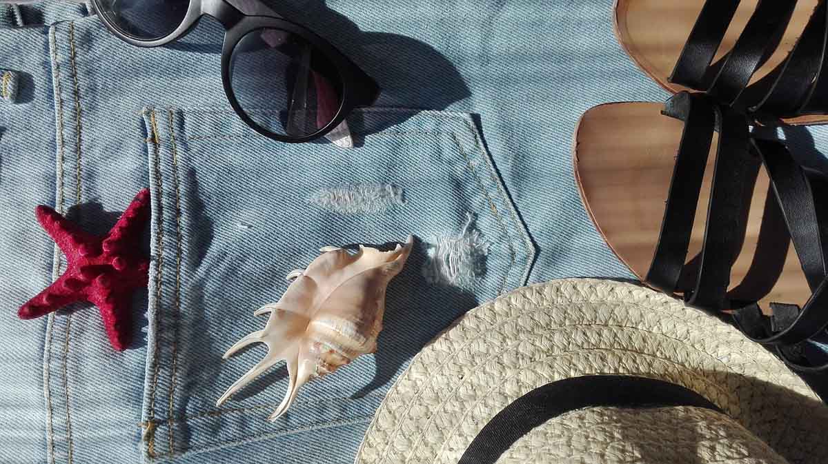 Jeanshose Urlaub Sonnenbrille