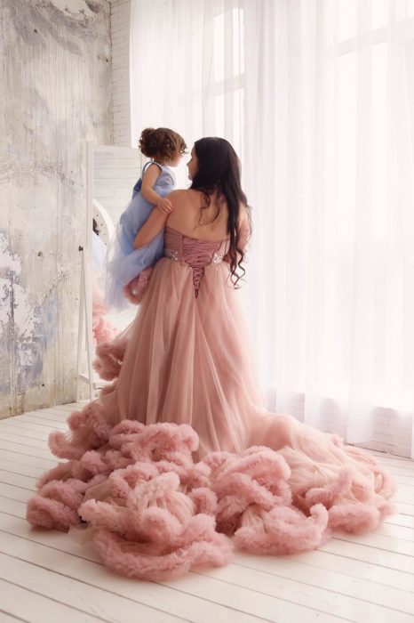 tüllkleid pastellfarbe brautkleid frau